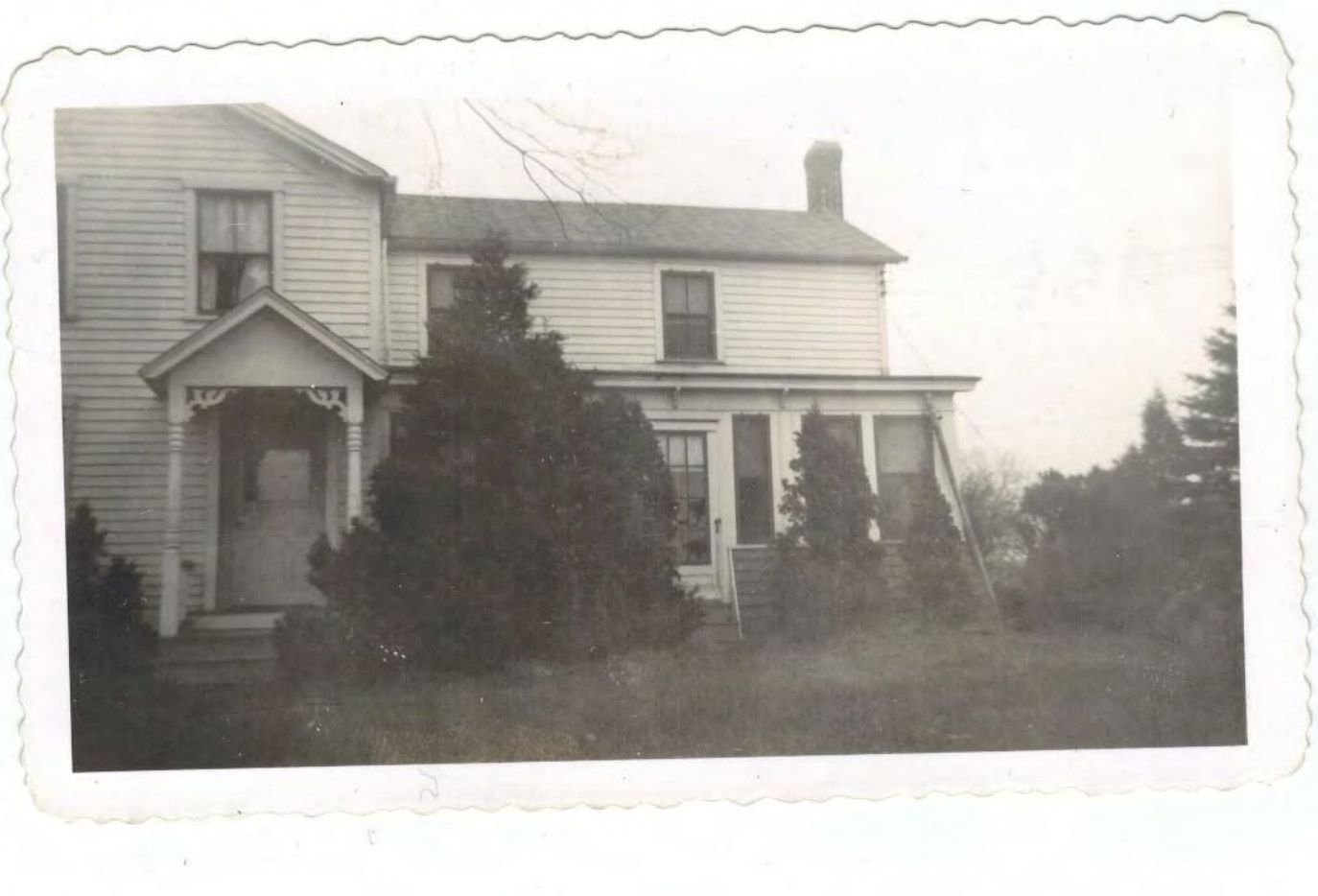 Historic photograph of the 19th-century farmhouse (courtesy Bethlehem Town Historian).